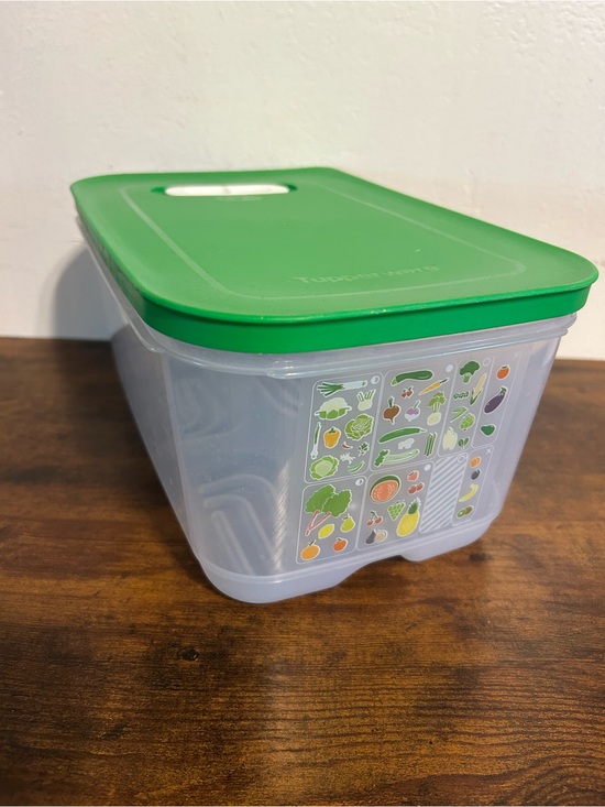 Tupperware Other - Tupperware FridgeSmart Medium Deep Container Produce Saver 4.4L 1.1 Gal